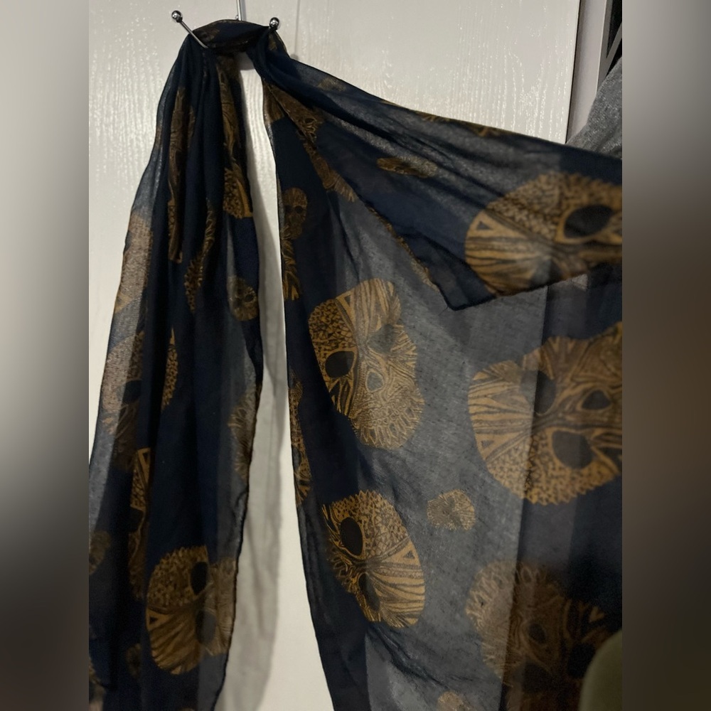 Skull scarf/shawl
